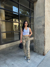 Load image into Gallery viewer, BACKSTAGE CAMO PANTS
