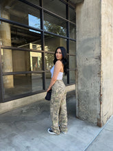 Load image into Gallery viewer, BACKSTAGE CAMO PANTS
